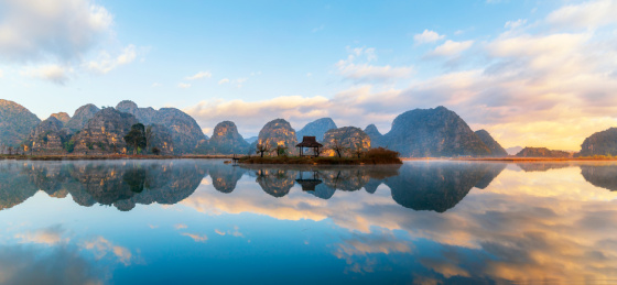 清晨美丽的普者黑风景