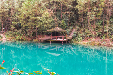 重庆九凤山九凤瑶池风光