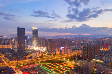 航拍现代都市的夜景