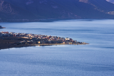 云南丽江地区美丽的泸沽湖