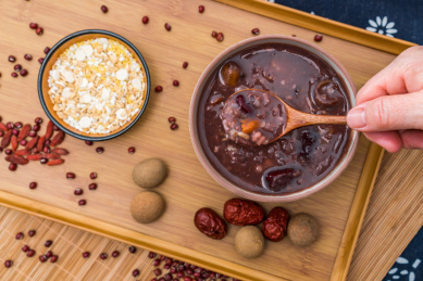 中国传统美食腊八粥，八宝粥