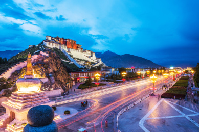 中国西藏拉萨布达拉宫夜景
