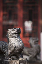 西安永兴坊小吃街里石狮子