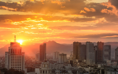 日落时分的昆明市区