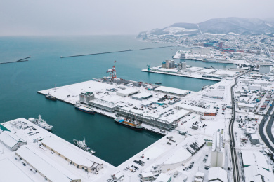 无人机航拍冬季日本小樽市