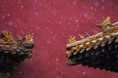 北京故宫红墙飘雪