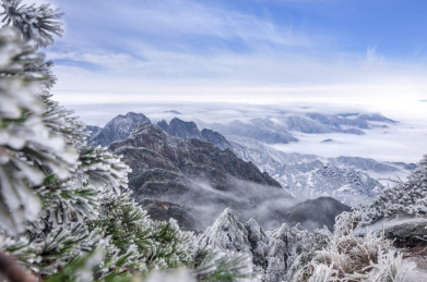 安徽黄山风景区冬雪云海风光
