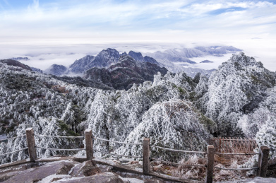 安徽黄山风景区冬雪云海风光