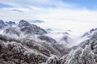 安徽黄山风景区冬雪云海风光 