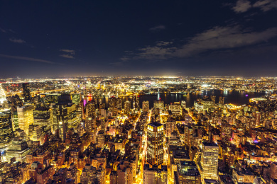 美国纽约帝国大厦俯瞰曼哈顿