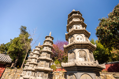 泰山普照寺佛塔