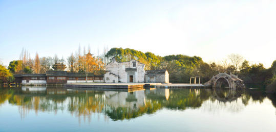 江南水乡断桥水剧场