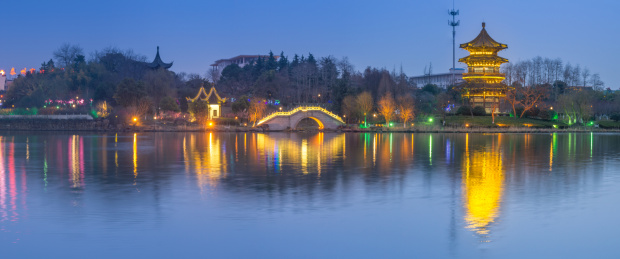 泰州凤城河的夜景