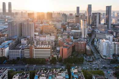 西山区日落全景