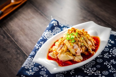 红油果仁白切鸡