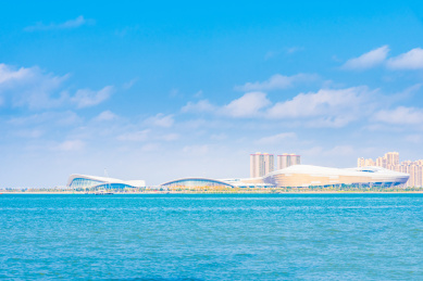 湛江海湾的奥林匹克体育中心的风光