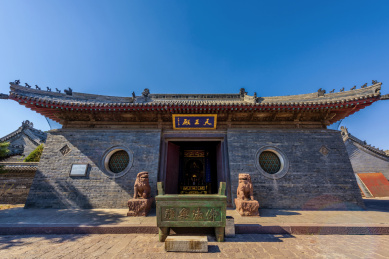 辽宁锦州古塔公园广济寺古建筑群