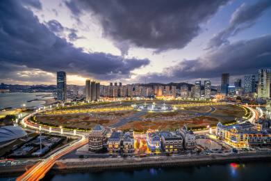 中国辽宁省大连市星海广场夜景