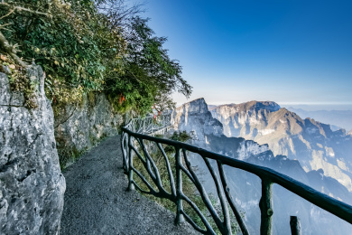 湖南省张家界市天门山景区栈道建筑景观