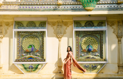 中国女性在印度乌代布尔的城市宫殿里