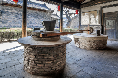 中国山西省平遥县古代县衙内宅的古代磨坊