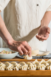 中华传统美食手工水饺的制作过程