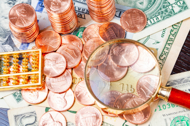 金融财富概念桌面上货币静物