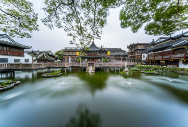 上海豫园曲池积玉水廊古建筑