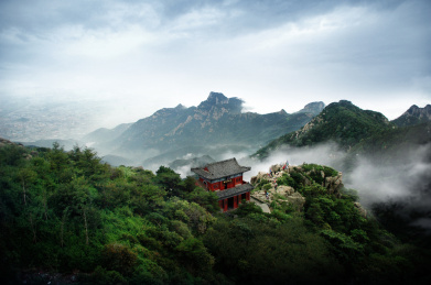 山东省泰安市泰山风景区山顶风光