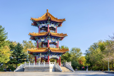 中国辽宁丹东锦江山公园回归阁