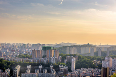 中国辽宁丹东锦江山曙光阁日暮风光