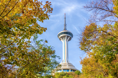 中国辽宁丹东元宝山广播电视发射观光塔