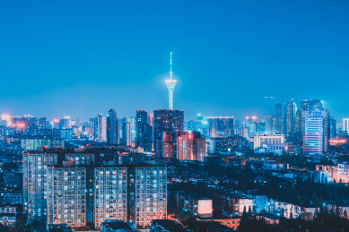 中国四川成都天府熊猫塔（339电视塔）蓝调夜景