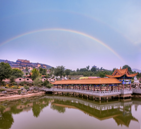 彩虹映照下的中国山东省临沂市马牧池景区