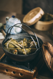 端午节蒸粽子