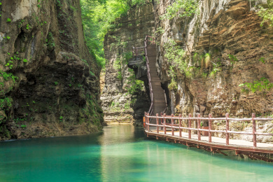 山涧溪流瀑布风光，河南省焦作市云台山泉瀑峡