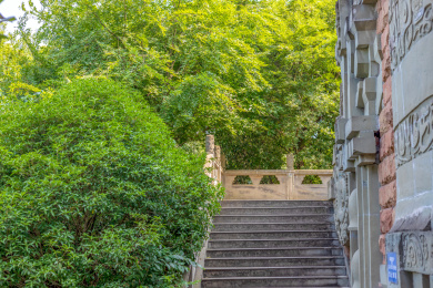 中国四川省德阳市钟鼓楼的阶梯