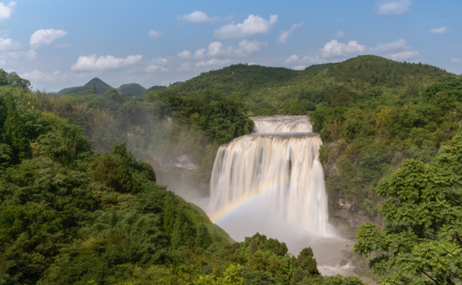 中国贵州安顺黄果树大瀑布远景鸟瞰图