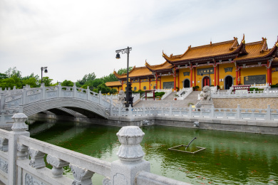 中国安徽省蚌埠市锥子山栖岩寺远景