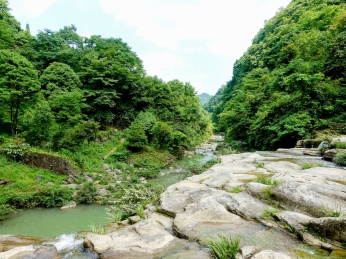 中国贵州黔南界牌瀑布自然景观