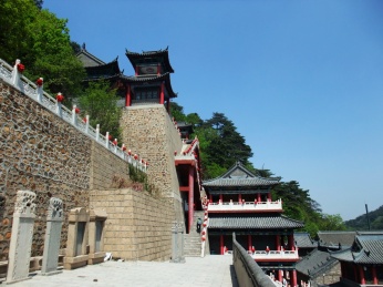 中国辽宁省鞍山市千山风景区五龙宫