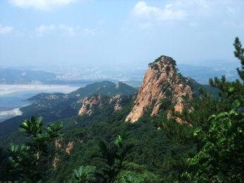 中国辽宁省鞍山市千山风景区天柱峰