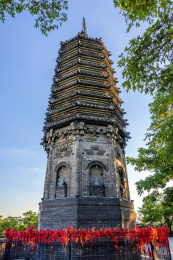 中国东北辽宁省抚顺市高尔山辽代古塔