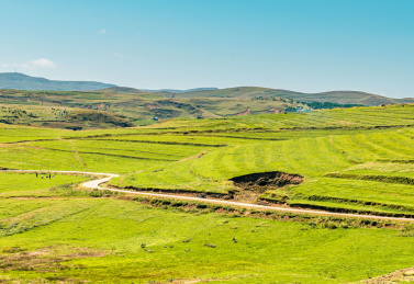 中国云南昭通大山包高原上的一段公路