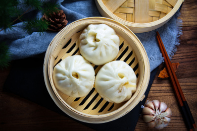 蒸笼里的中国传统面点小吃肉包子