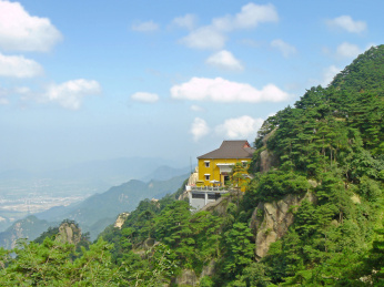 安徽池州青阳县九华山佛教建筑古拜经台俯拍