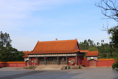 中国广东省茂名市灵惠寺大雄宝殿