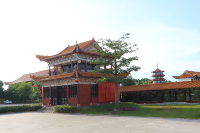 中国广东省茂名市灵惠寺大雄宝殿