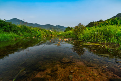 中国安徽省六安市大别山区乡村风光