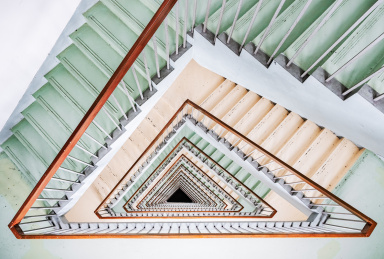 中国上海市室内建筑旋转楼梯